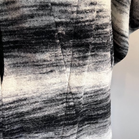 Virgin Wool Blend Black and White Contemporary Winter Cocoon Coat Sz Medium 8 - Picture 3 of 11